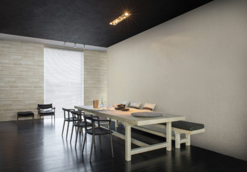 Imagine discovering a haven of peache in the midst of he wild energy of the city. The Omexco Loft collection was inspired by wall patinas weathered by the depths of history.