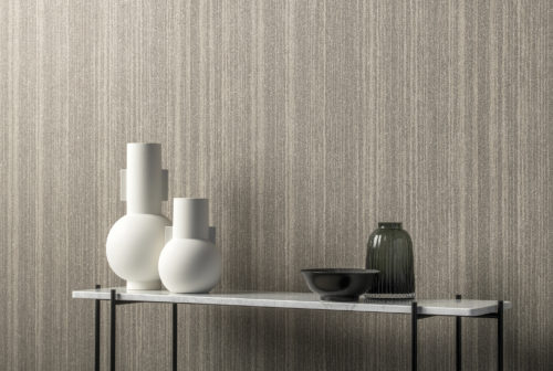 In this beautiful image we see a detail of the soft monochrome print for a design that invites contemplation. It is part of the Omexco Loft collection. A printed mica.