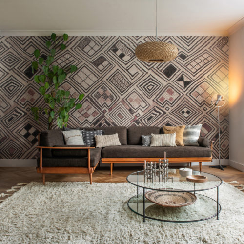 A journey of creativity across continents, Tribu celebrates deeply authentic beauty as Omexco explores the art of weaving with paper. Tribute to Shoowa textiles from the Kuba Kingdom.