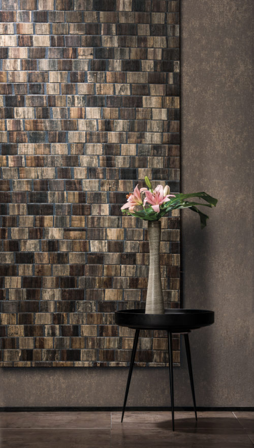 Détail mural du revêtement mural uni de Bornéo avec un cadre montrant le revêtement mural bakbak de Bornéo.